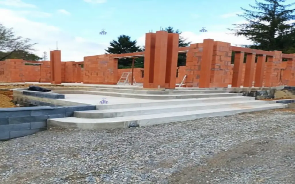 Construction de de maison par HMLS 65 Artisan Maçon en Hautes-Pyrénées Construction d'une maison avec sous-sol en blocs à bancher par | HMLS 65 en Hautes-Pyrénées